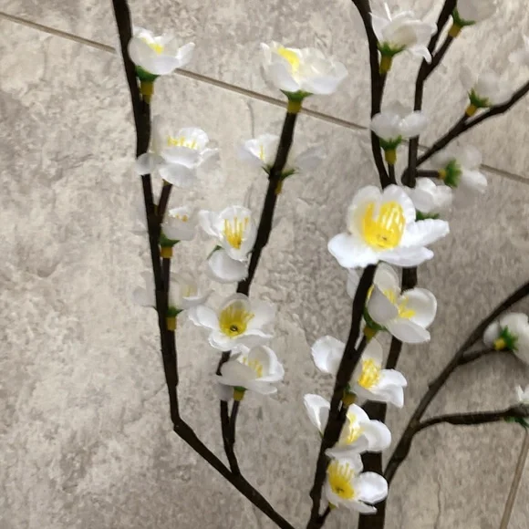 Spring Blossom Lighted Decor - Picture 3 of 4